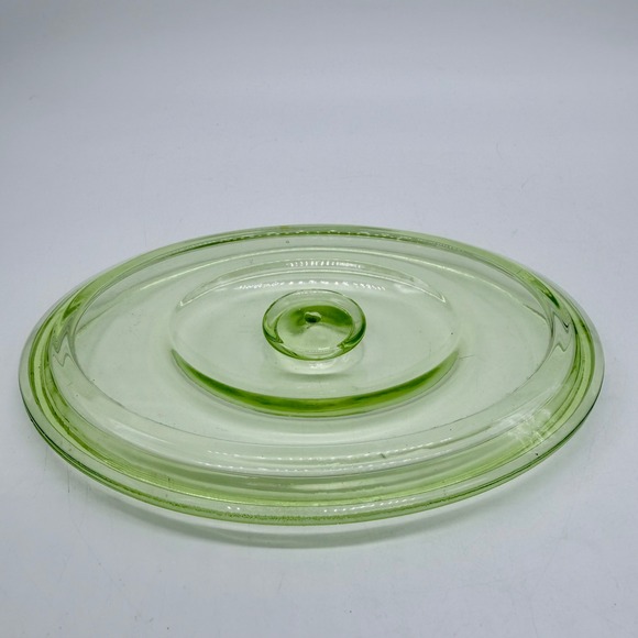 Vintage Green Glass Ramekin Dish with Lid Uranium Glass Vaseline Glass Glow - Picture 10 of 12